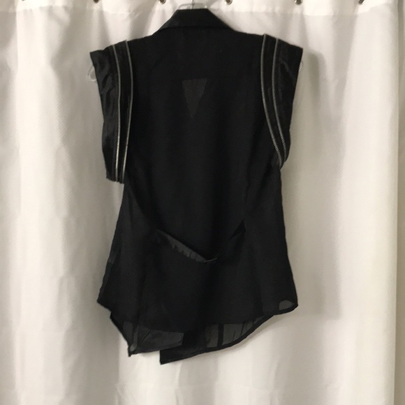 BLVD Vest with Zippers details - Picture 5 of 16